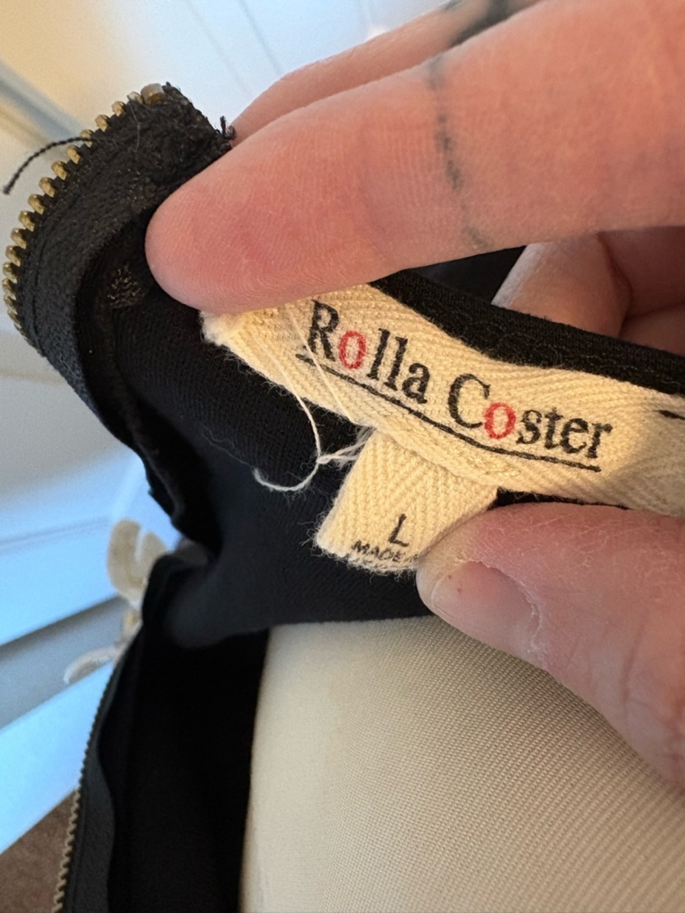 Rolla Coster Black V-Neck Cap-Sleeve Midi Sheath Dress - Picture 3 of 3